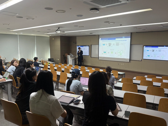 Haesun gave a talk at Ewha Womans University